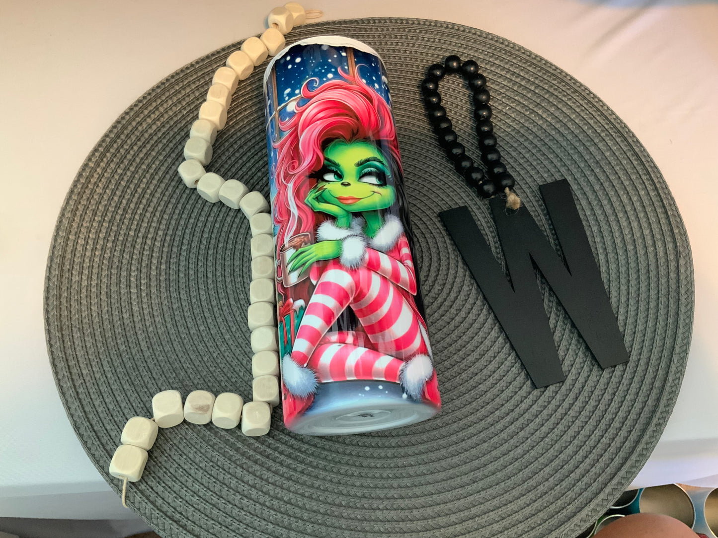 Mama grinch