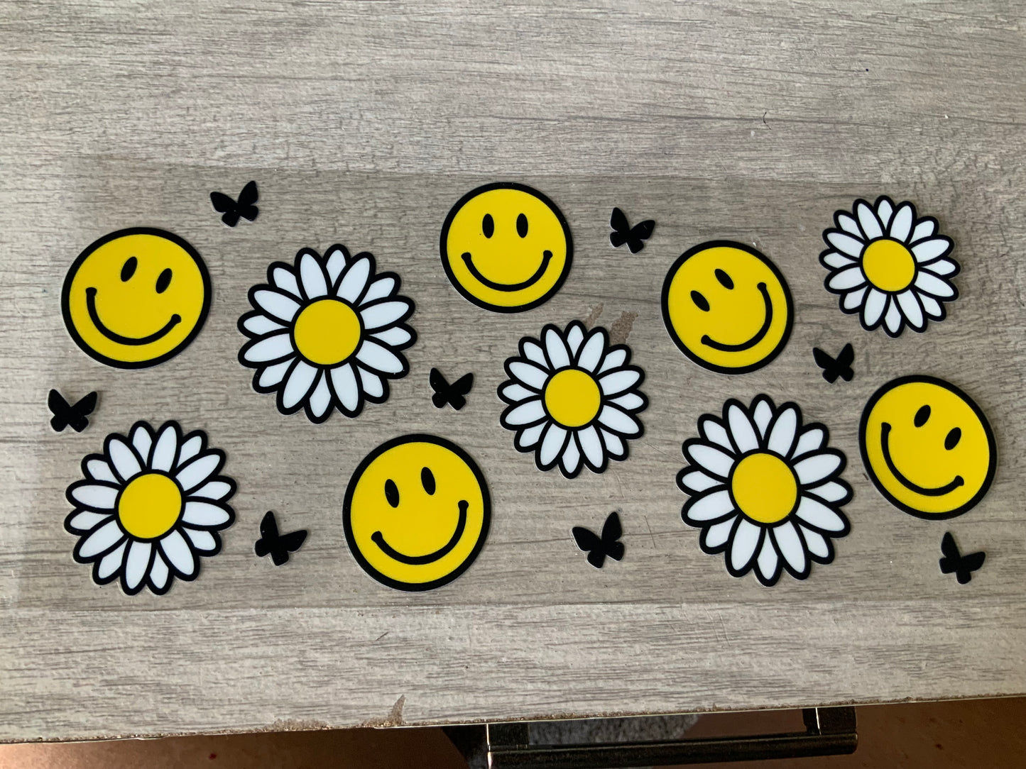 Smiley and daisies